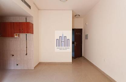 Apartment - Studio - 1 Bathroom for rent in Fire Station Road - Muwaileh - Sharjah