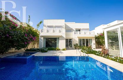 Villa - 5 Bedrooms - 5 Bathrooms for rent in Meadows 8 - Meadows - Dubai