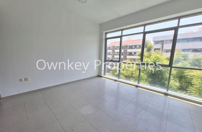 Apartment - Studio - 1 Bathroom for rent in Al Waleed 5 Building - Al Karama - Dubai Apartment - Studio - 1 Bathroom for rent in Al Waleed 5 Building - Al Karama - Dubai