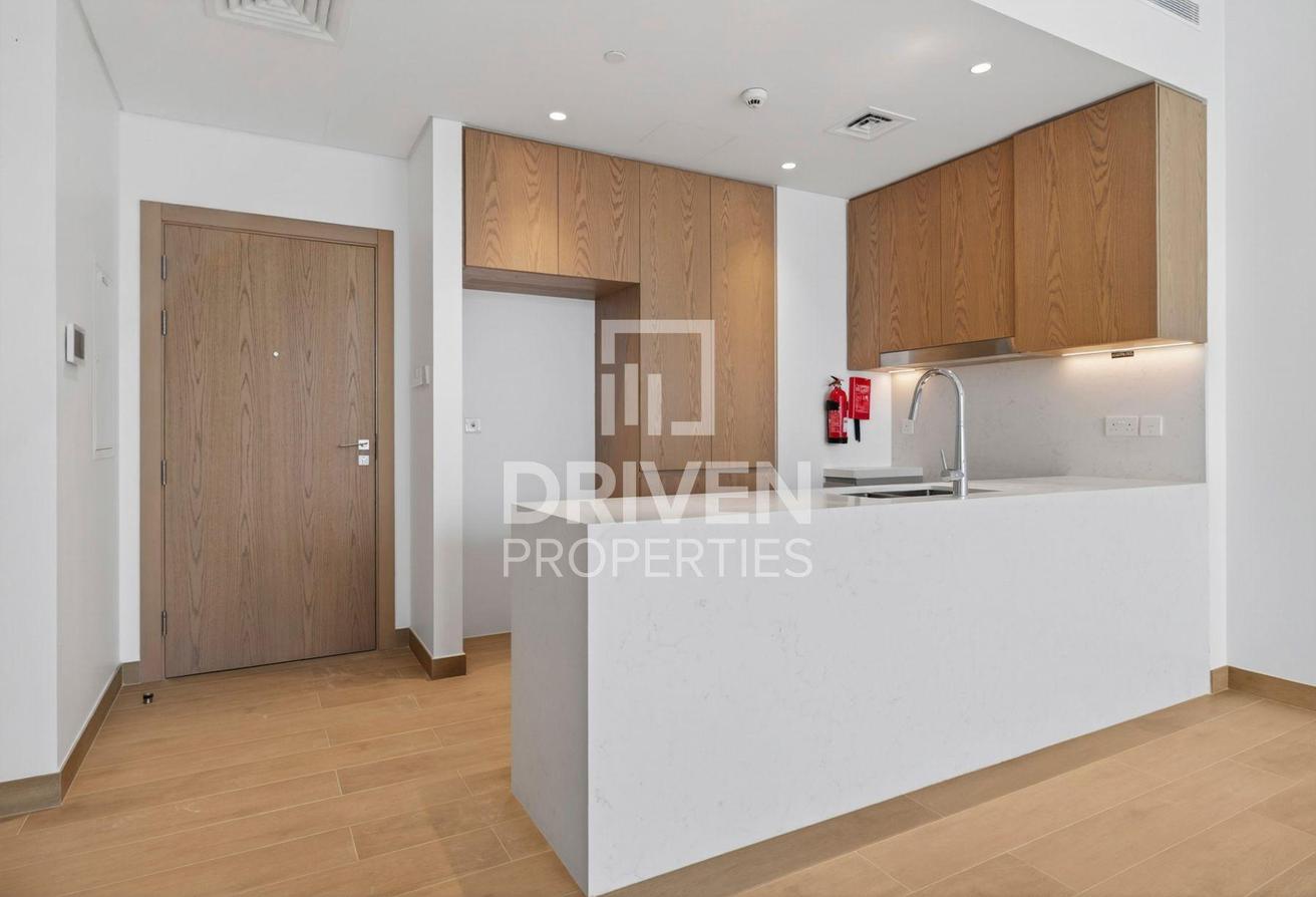 Rare View | Brand New Apt with Kitchen Appliances photo 5