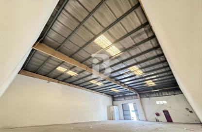 Warehouse - Studio for rent in Dubai Investment Park (DIP) - Dubai