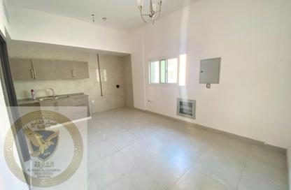 Apartment - Studio - 1 Bathroom for rent in Bu Tina - Al Sharq - Sharjah
