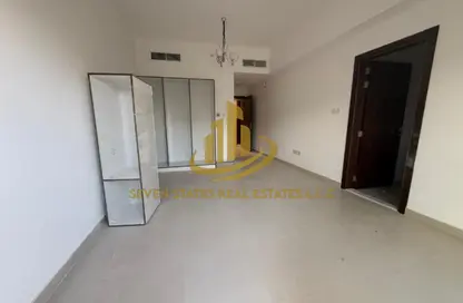 شقة - 1 حمام للبيع في قرية الاميرة - الياسمين - عجمان