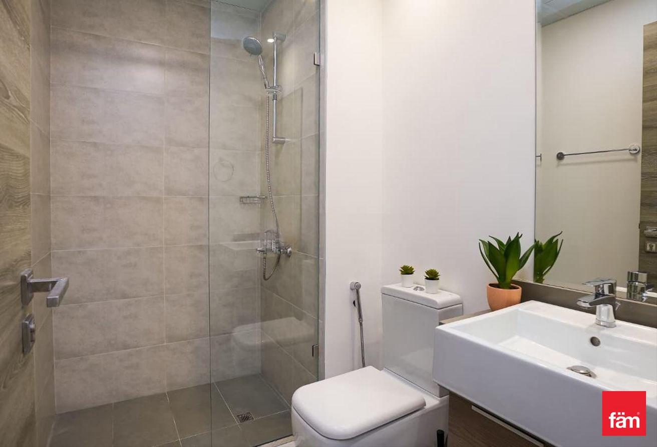 Luxury Furnished 1br| High Floor | Bloom Tower photo 14