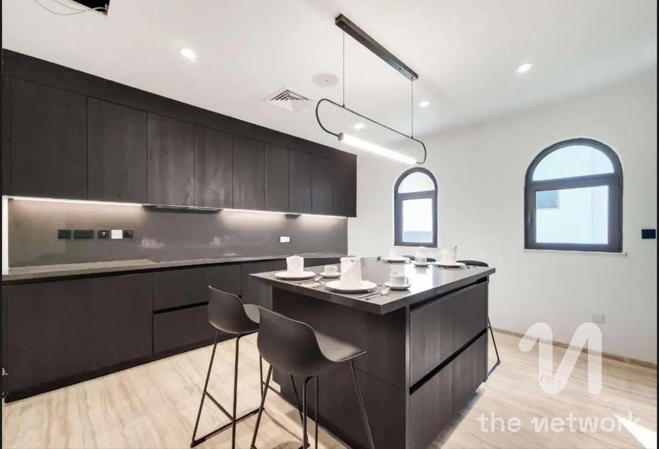 Upgraded 4BR Villa | Prime Palm Jumeirah Living photo 6