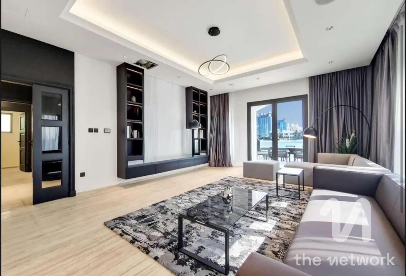 Upgraded 4BR Villa | Prime Palm Jumeirah Living photo 7