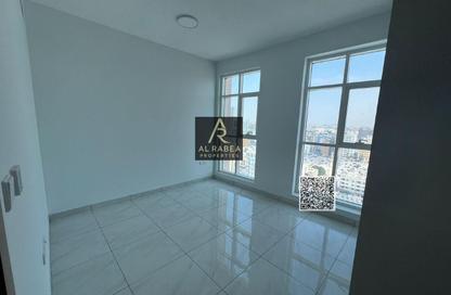 Apartment - 2 Bedrooms - 2 Bathrooms for rent in Corniche Tower - Ajman Corniche Road - Ajman