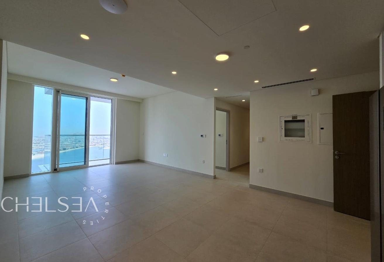 HIGH FLOOR | PANORAMIC SEA VIEW | BEACHFRONT photo 4