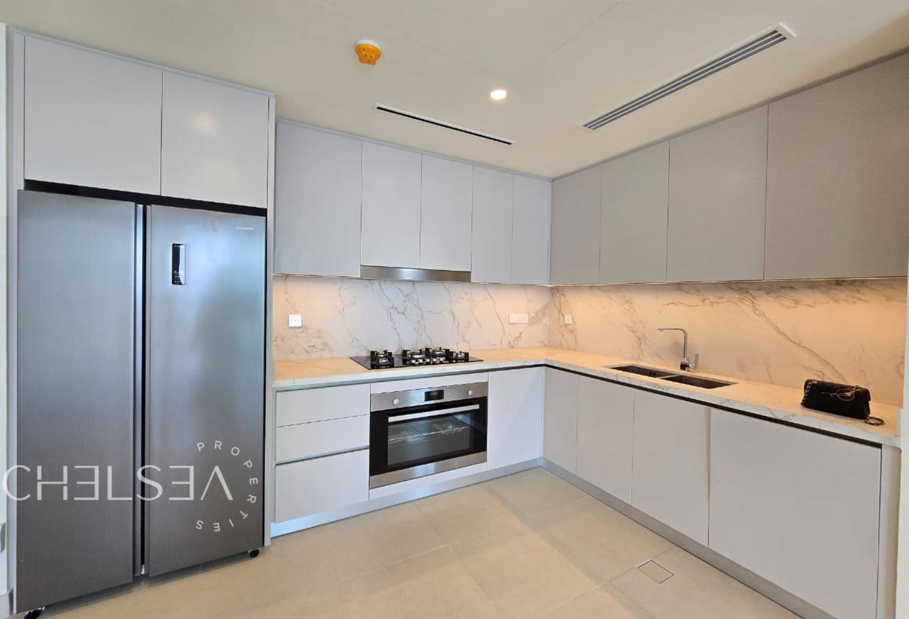 HIGH FLOOR | PANORAMIC SEA VIEW | BEACHFRONT photo 5
