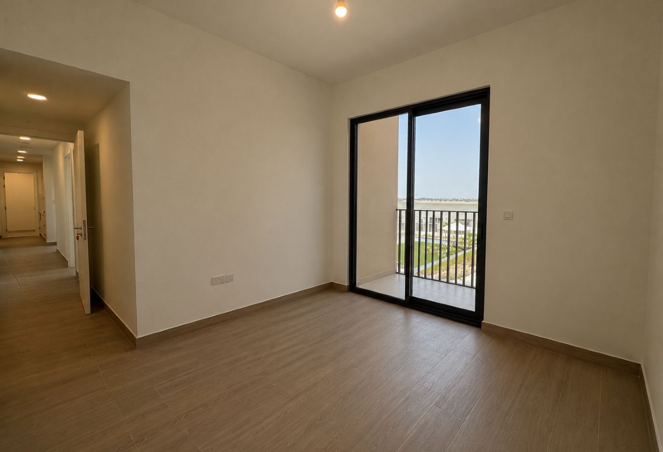 3 bedroom apartment in The Mayfair, Town Square: 10