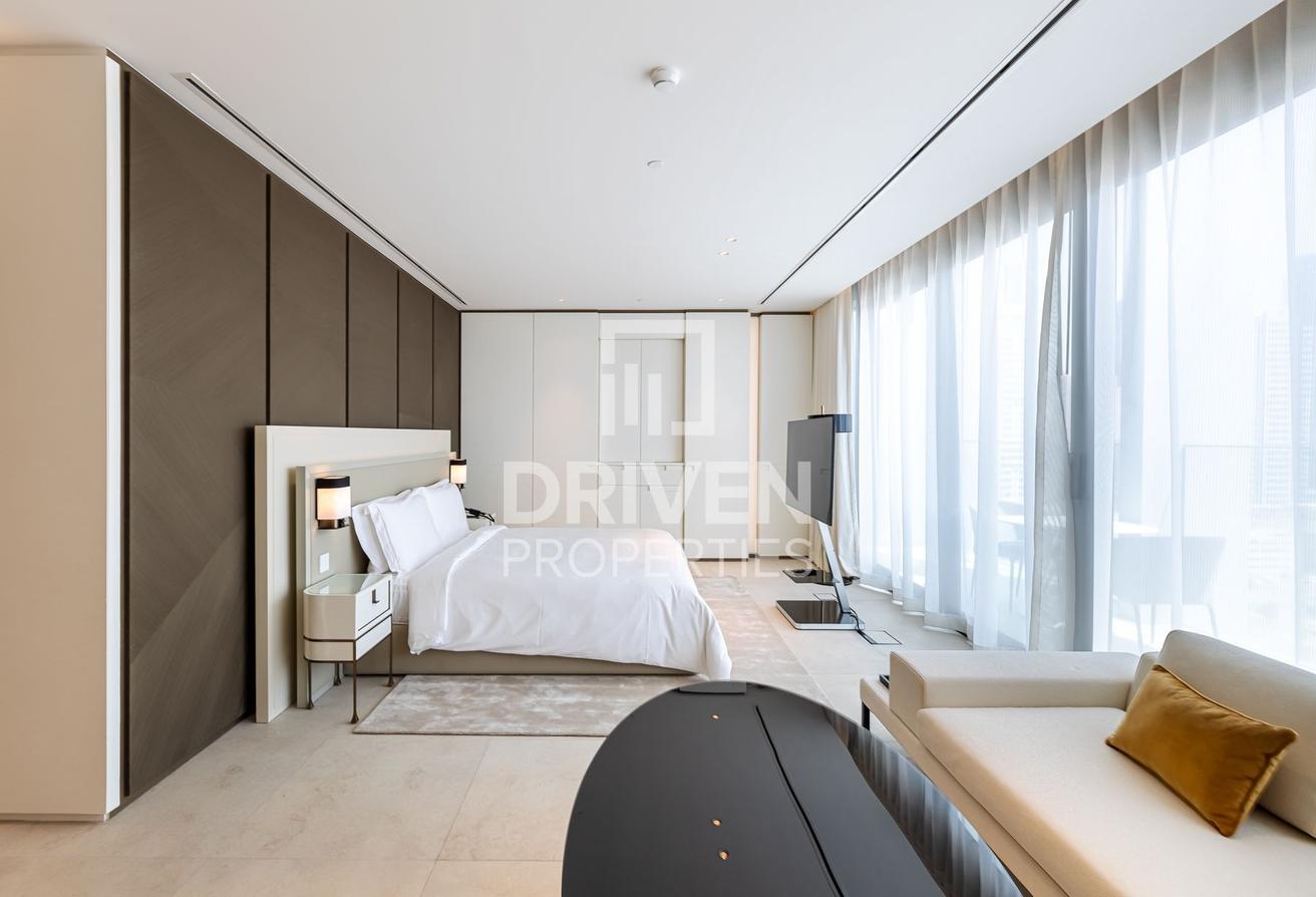 Elegant Unit | Unique Layout | Furnished photo 4