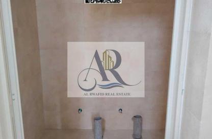 Warehouse - Studio - 2 Bathrooms for rent in Umm Al Thuoob - Umm Al Quwain
