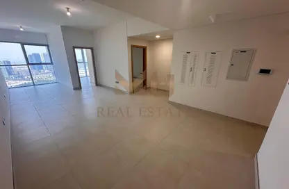 شقة - 2 غرف نوم - 2 حمامات للايجار في راديانت سكوير - مدينة الأضواء - جزيرة الريم - أبوظبي