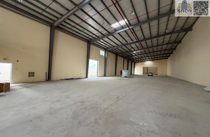 Warehouse - Studio - 2 Bathrooms for rent in Umm Al Thuoob - Umm Al Quwain