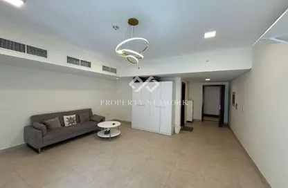 شقة - غرفة نوم - 2 حمامات للايجار في فكتوريا رزدنسي - الفرجان - دبي