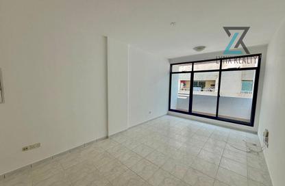 Apartment - 1 - 1 for rent in Sunrise Building - Oud Metha - Bur Dubai - Dubai