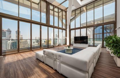 Penthouse - 3 Bedrooms - 5 Bathrooms for rent in One of One Luxury Residences - Business Bay - Dubai