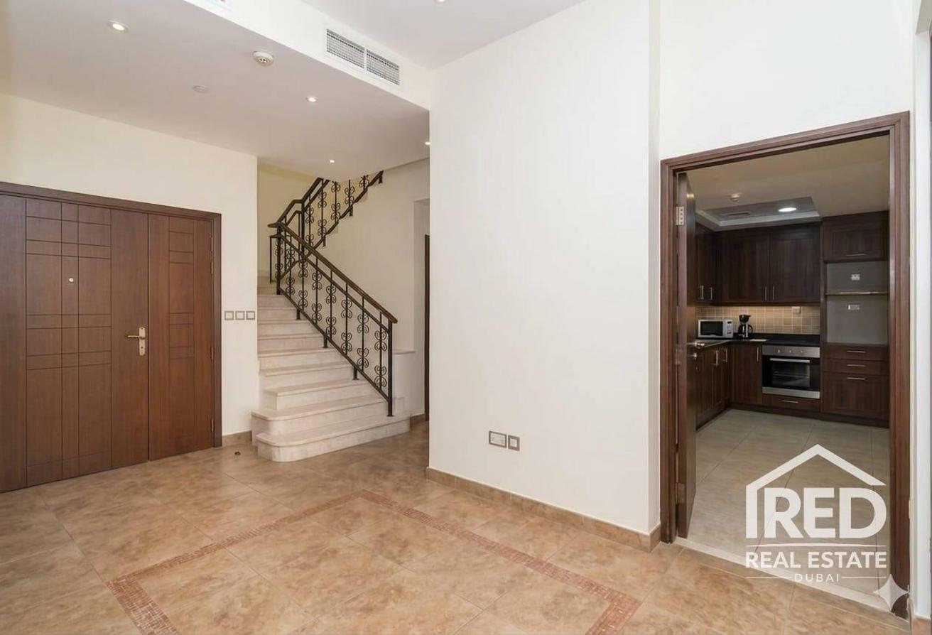 Single Row | Huge Plot Size | Corner Unit photo 7