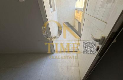Apartment - 2 - 3 for rent in Al Jurf 3 - Al Jurf - Ajman