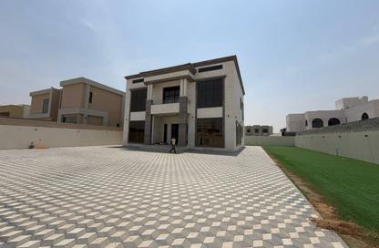 Villa - 5 Bedrooms - 6 Bathrooms for rent in Al Aweer 1 - Al Aweer - Dubai
