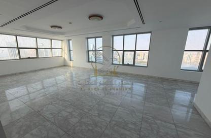 Apartment - 3 - 5 for rent in Al Majaz Tower - Al Majaz 3 - Al Majaz - Sharjah