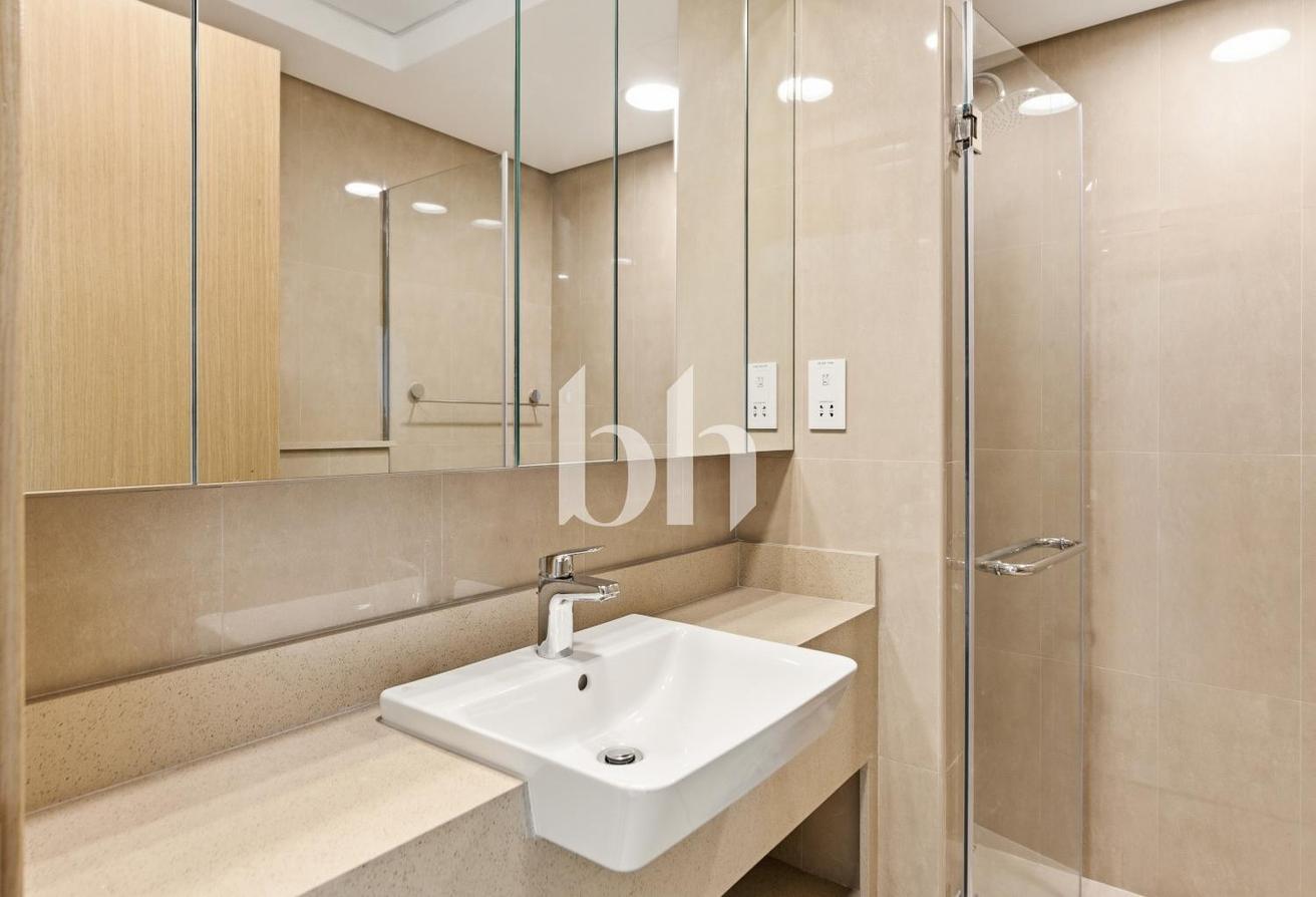 Brand New | Pool and Partial Sea View | Vacant photo 7