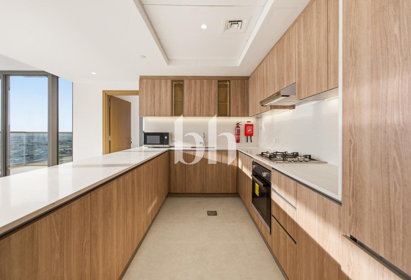 Brand New | Pool and Partial Sea View | Vacant photo 3