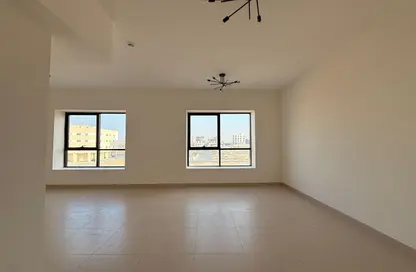 شقة - 2 غرف نوم - 4 حمامات للايجار في C تلال سيتي - تلال سيتي - الشارقة