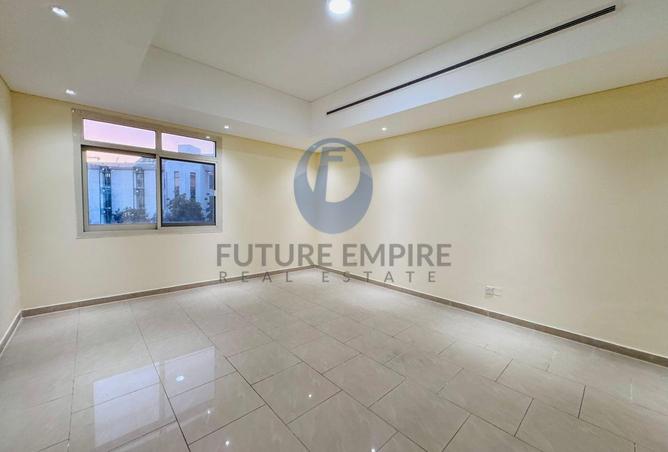 94005598 - Property Main Image