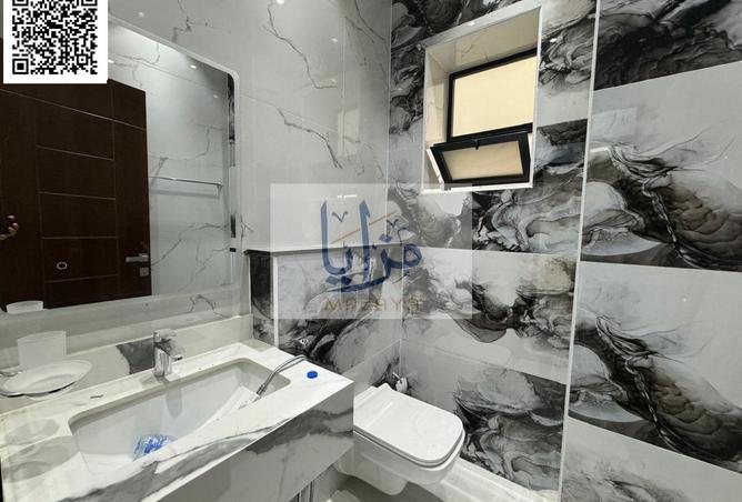 127912153 - Property Image 3