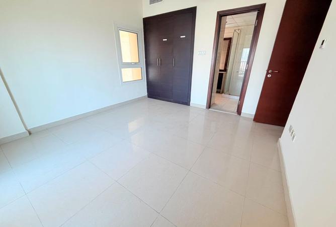 SPACIOUS 3BR | PRIME LOCATION | BEST DEAL photo 2