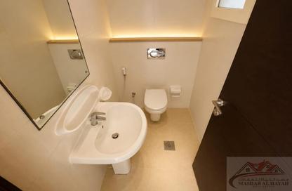Apartment - 1 Bedroom - 2 Bathrooms for rent in Muwaileh 29 Building - Muwaileh - Sharjah