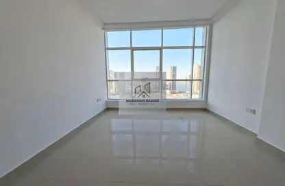 شقة - 3 غرف نوم - 4 حمامات للايجار في الممزر بلازا - شارع التعاون - التعاون - الشارقة