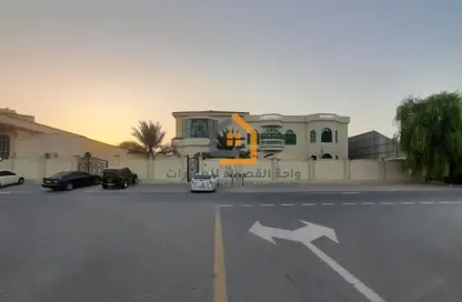 فيلا - 7 غرف نوم - 7 حمامات للبيع في الجادة - الشارقة