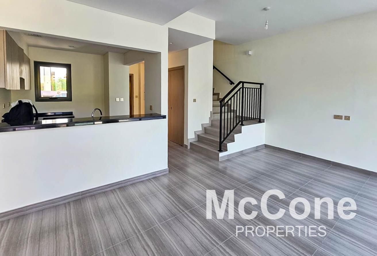 Park Access | Immaculate Condition | Good Layout photo 3