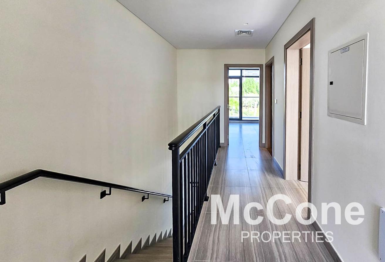 Park Access | Immaculate Condition | Good Layout photo 5