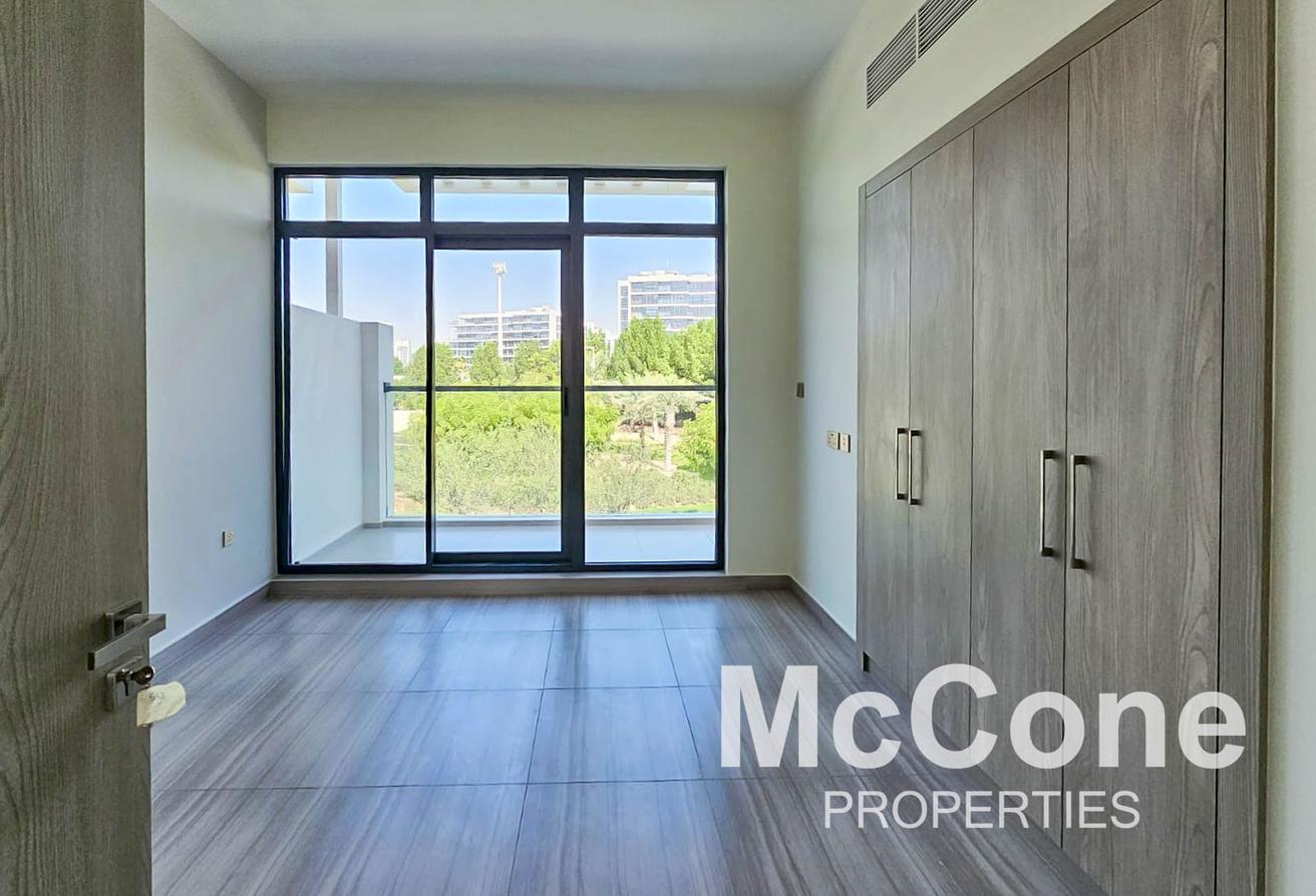 Park Access | Immaculate Condition | Good Layout photo 8