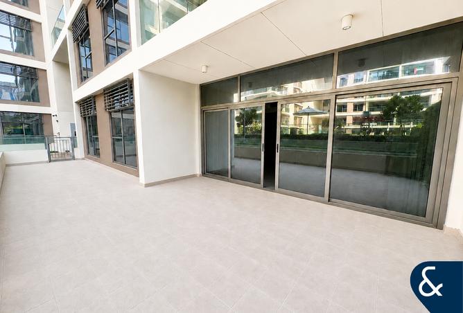 Pool Facing | 2 Bed | Large Layout | Vacant