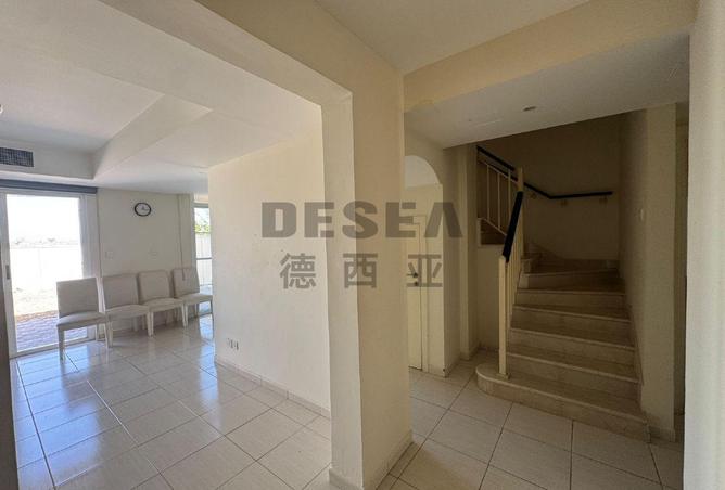 54402640 - Property Image 2