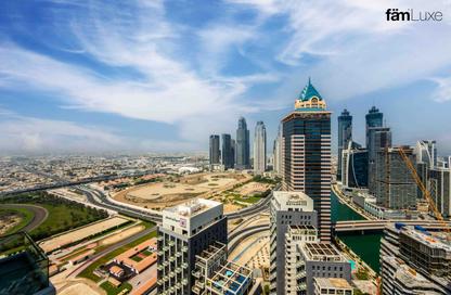 Apartment - 3 - 5 for rent in One of One Luxury Residences - Business Bay - Dubai
