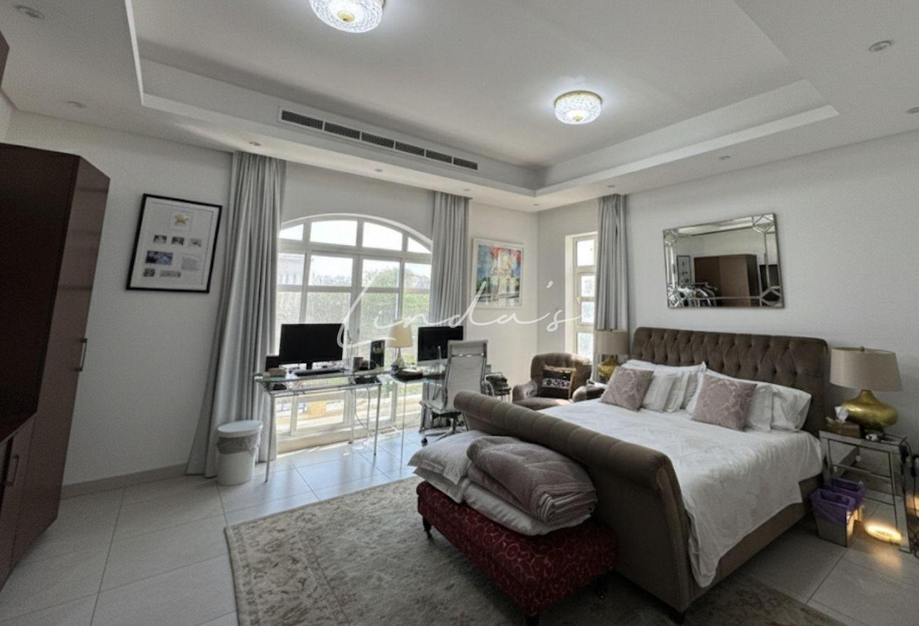 5 Beds | Pool + Basement | Stunning Bright Villa photo 6