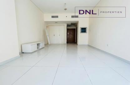 Apartment - Studio - 1 for rent in Park Central - Business Bay - Dubai