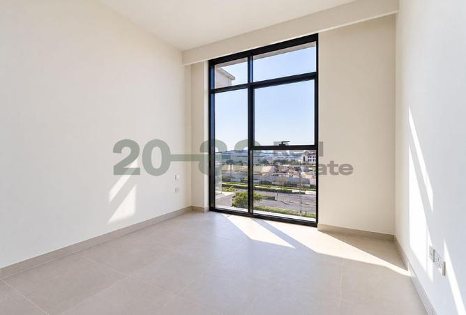 Spacious Layout l Green Community l Prime Area photo 3