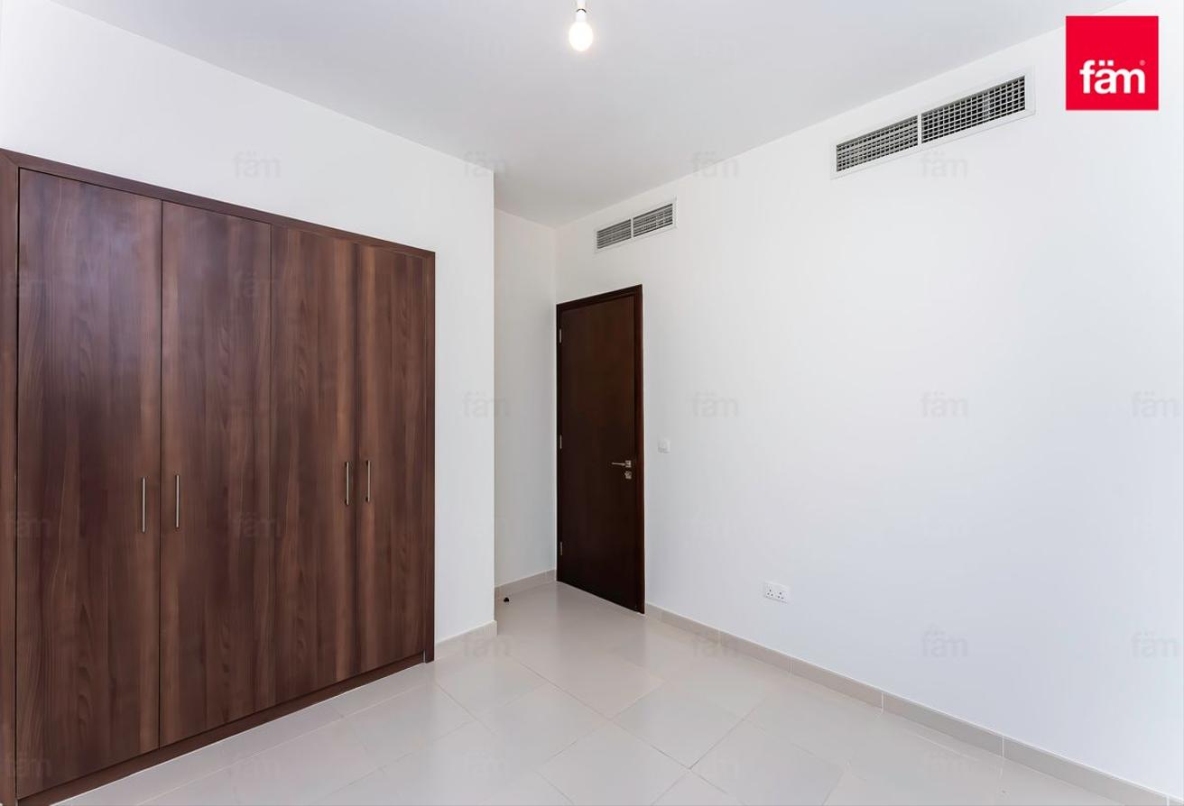 3br Type A End Unit Single Row Vacant Park Behind photo 11