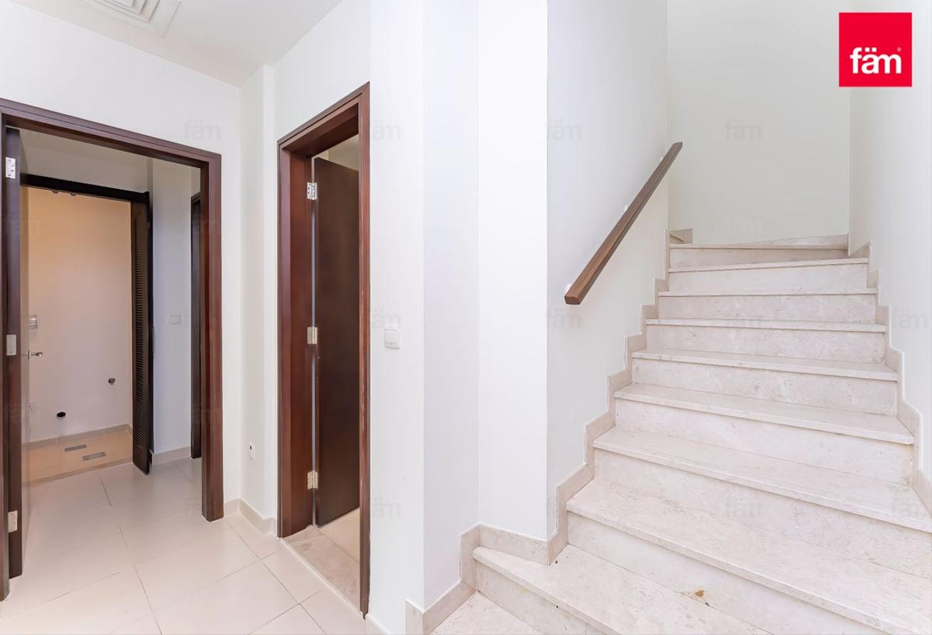 3br Type A End Unit Single Row Vacant Park Behind photo 13