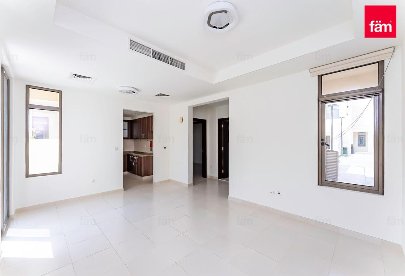 3br Type A End Unit Single Row Vacant Park Behind photo 5