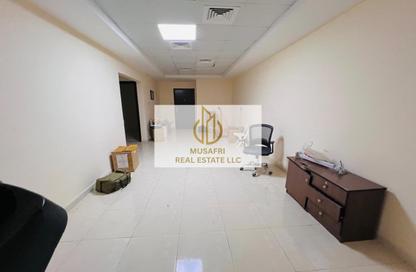 Apartment - 1 Bedroom - 1 Bathroom for rent in Muwailih Building - Muwaileh - Sharjah
