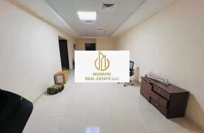 Apartment - 6 Bedrooms - 1 Bathroom for rent in Muwailih Building - Muwaileh - Sharjah