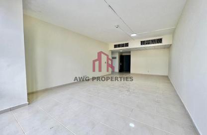 Apartment - 3 - 3 for rent in Clock Plaza Building - Al Muraqqabat - Deira - Dubai