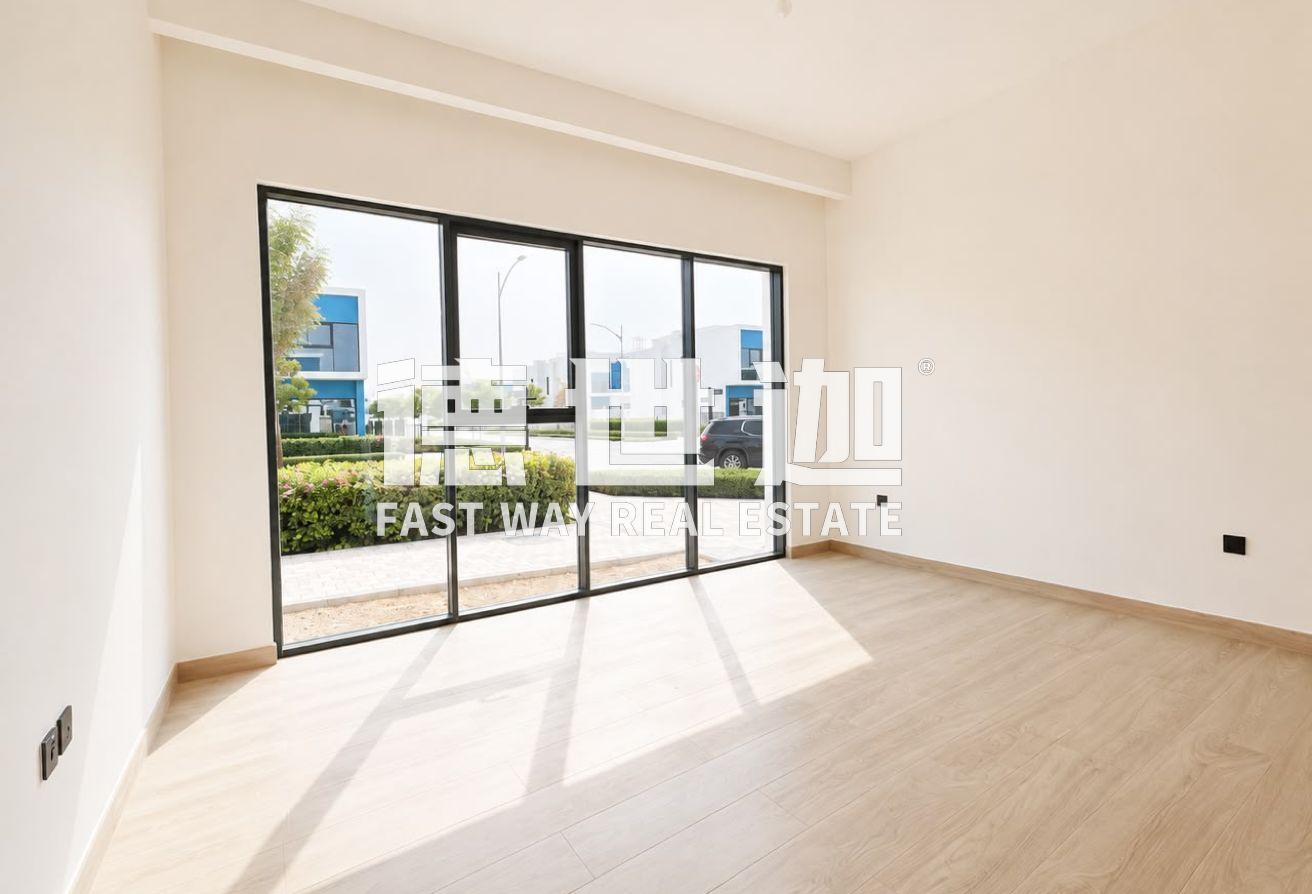 Single Row | 6BR+ Maids Room | Spacious photo 6